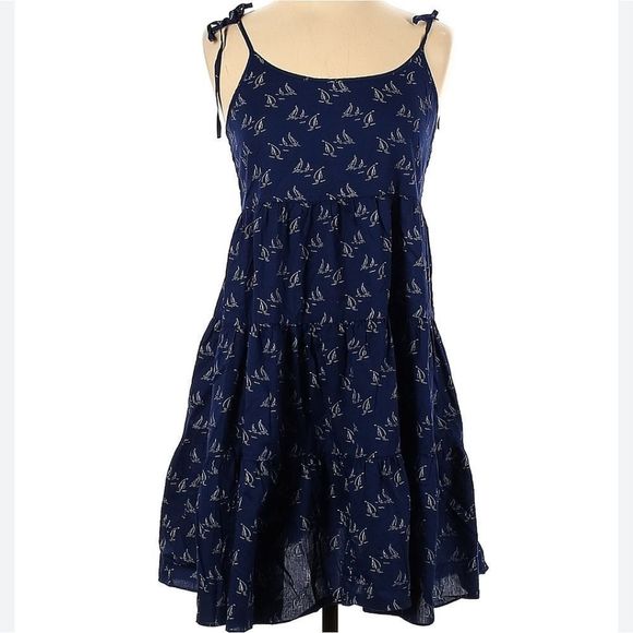 Vineyard Vines Dresses & Skirts - Vinyard Vines sun dress summer dress with sail boats on it size small